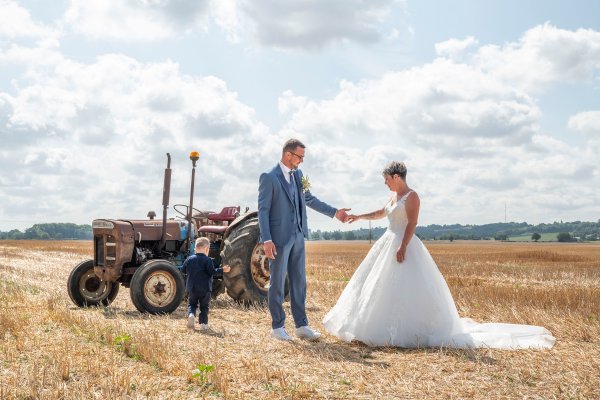 mariage découverte dans les champs