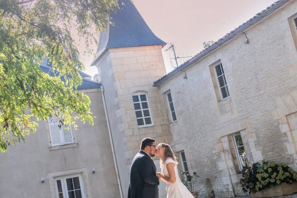 mariage moment de complicité avant la cérémonie